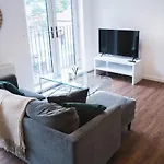 City Centre 2-Bed - New - Free Wi-Fi - Central
